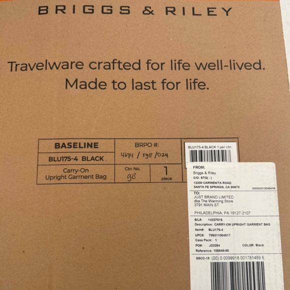 Briggs & Riley 22" Carry-On Upright Garment Bag - Picture 10 of 11